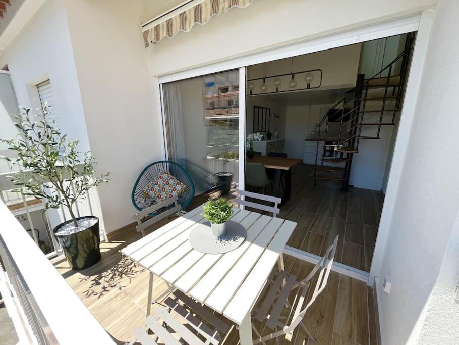 Duplex Centre Ville - 50M De La Plage - Clim - Garage - Netflix 르그로뒤후아 외부 사진