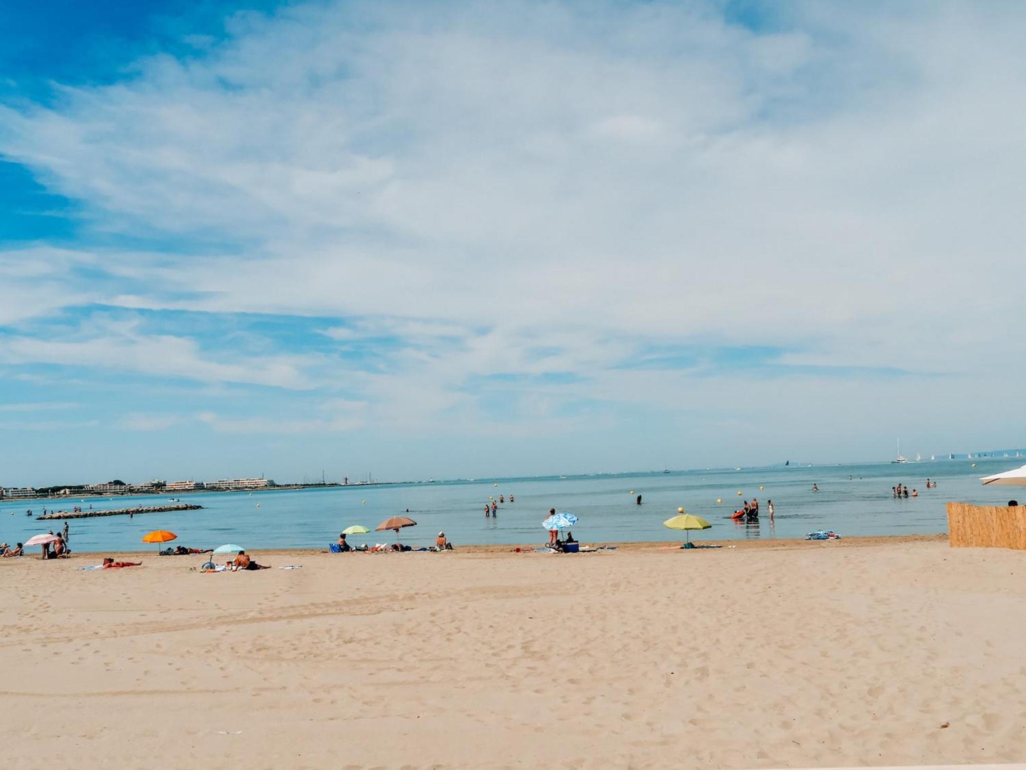 Duplex Centre Ville - 50M De La Plage - Clim - Garage - Netflix 르그로뒤후아 객실 사진