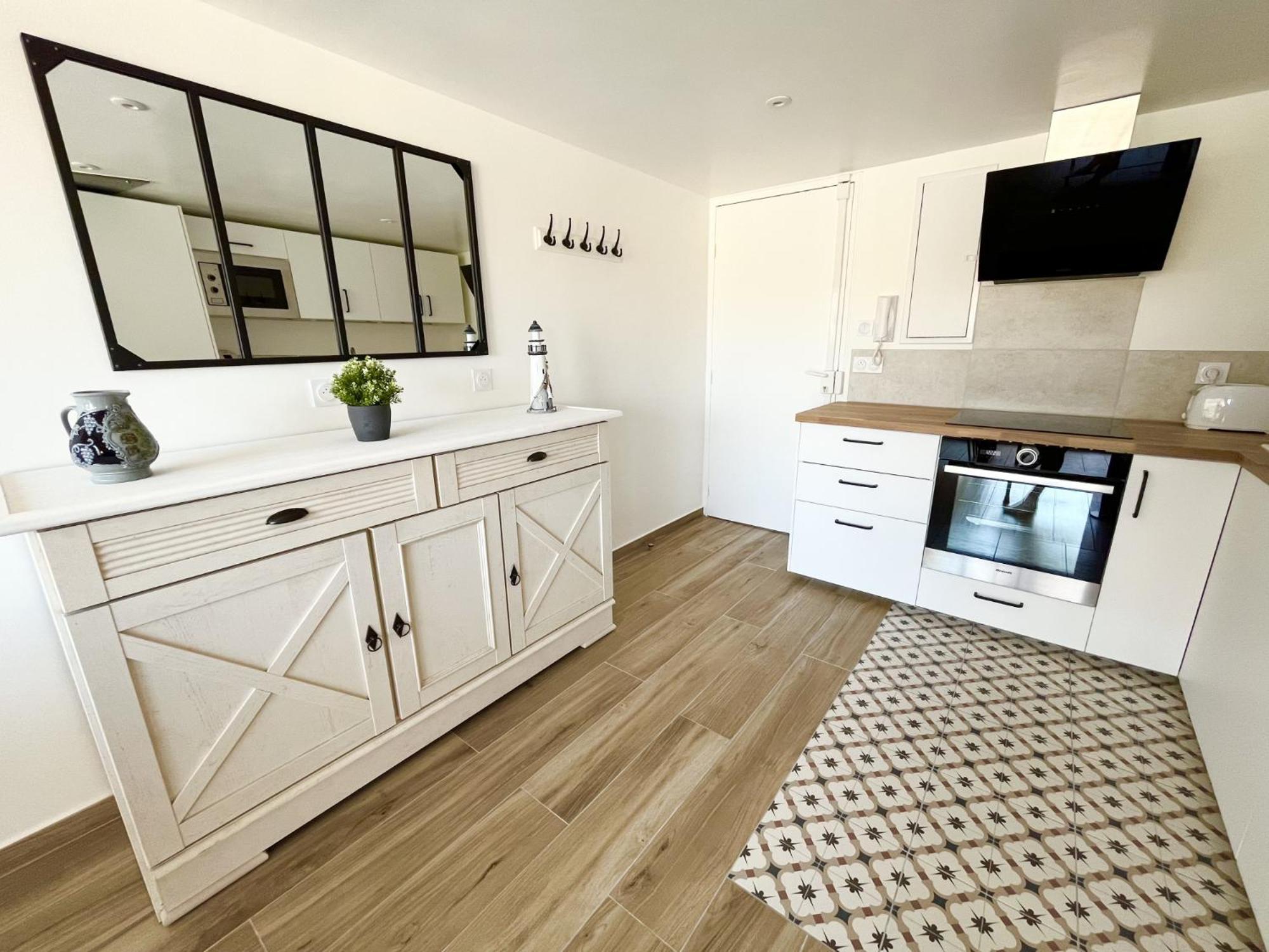 Duplex Centre Ville - 50M De La Plage - Clim - Garage - Netflix 르그로뒤후아 객실 사진